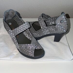 bernie mev. Gray Woven Heels